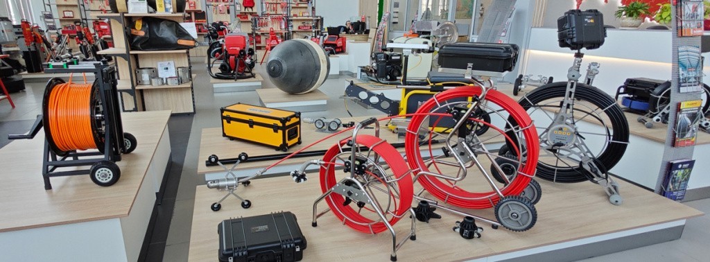 демозал-компании-Ольмакс-с-оборудованием-и-инструментами.jpg демозал-компании-Ольмакс-с-оборудованием-и-инструментами.jpg